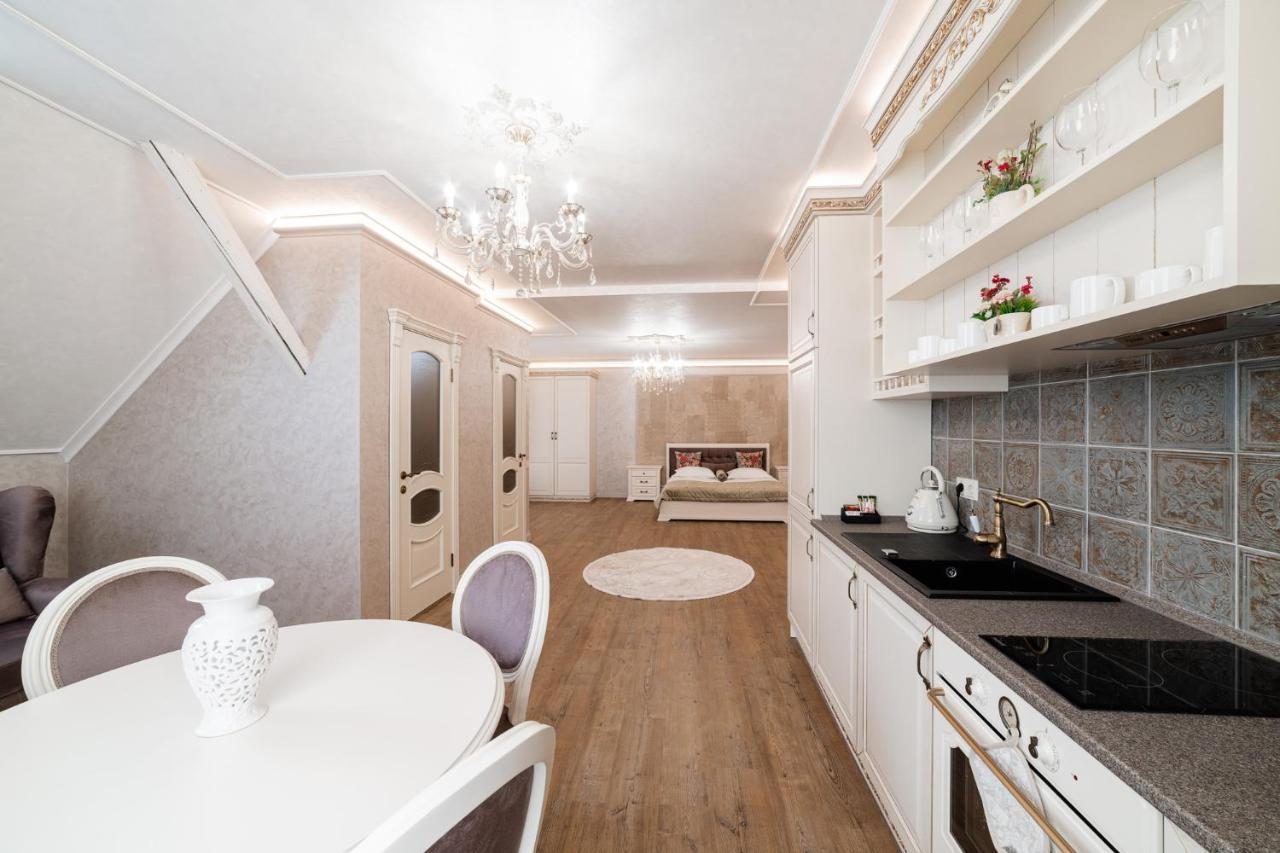 Vip Apartment On Duhnovicha Street .Free Parking. Użhorod Zewnętrze zdjęcie