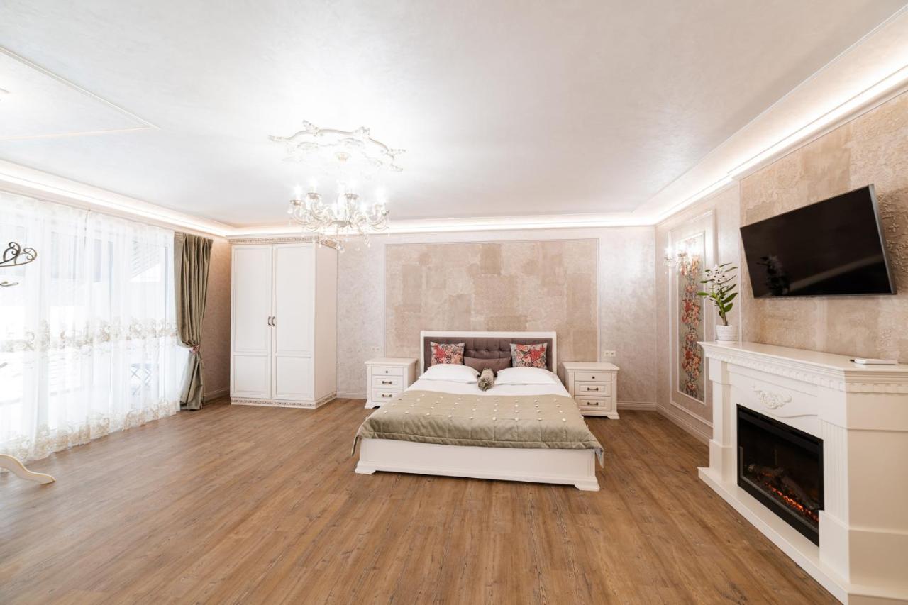 Vip Apartment On Duhnovicha Street .Free Parking. Użhorod Zewnętrze zdjęcie