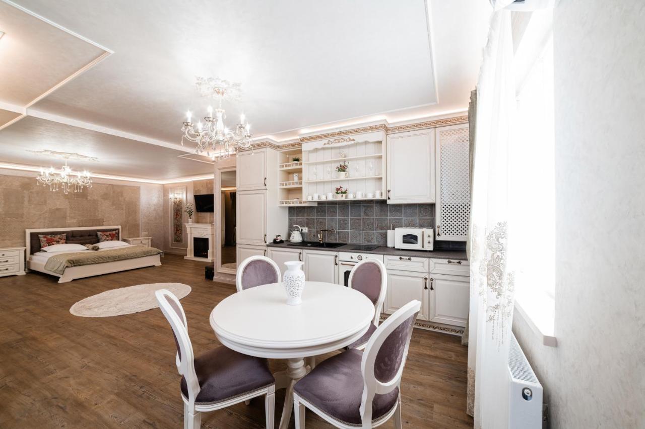 Vip Apartment On Duhnovicha Street .Free Parking. Użhorod Zewnętrze zdjęcie