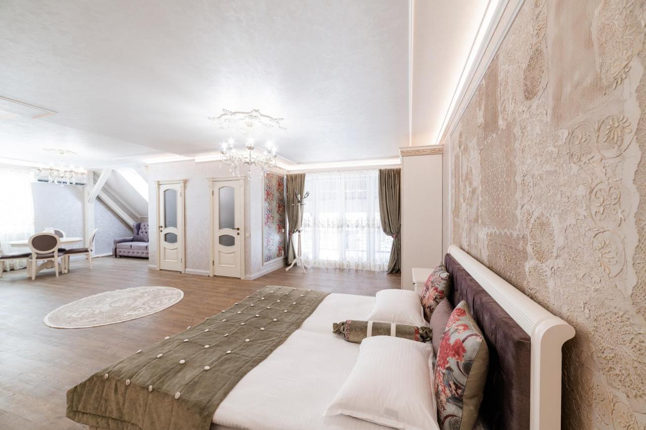 Vip Apartment On Duhnovicha Street .Free Parking. Użhorod Zewnętrze zdjęcie