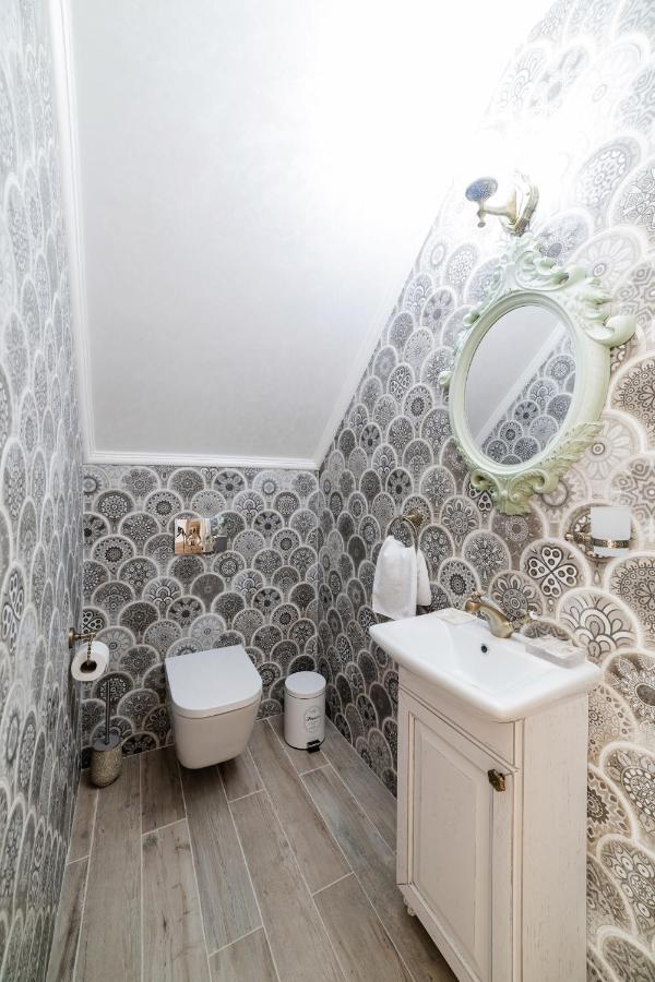 Vip Apartment On Duhnovicha Street .Free Parking. Użhorod Zewnętrze zdjęcie