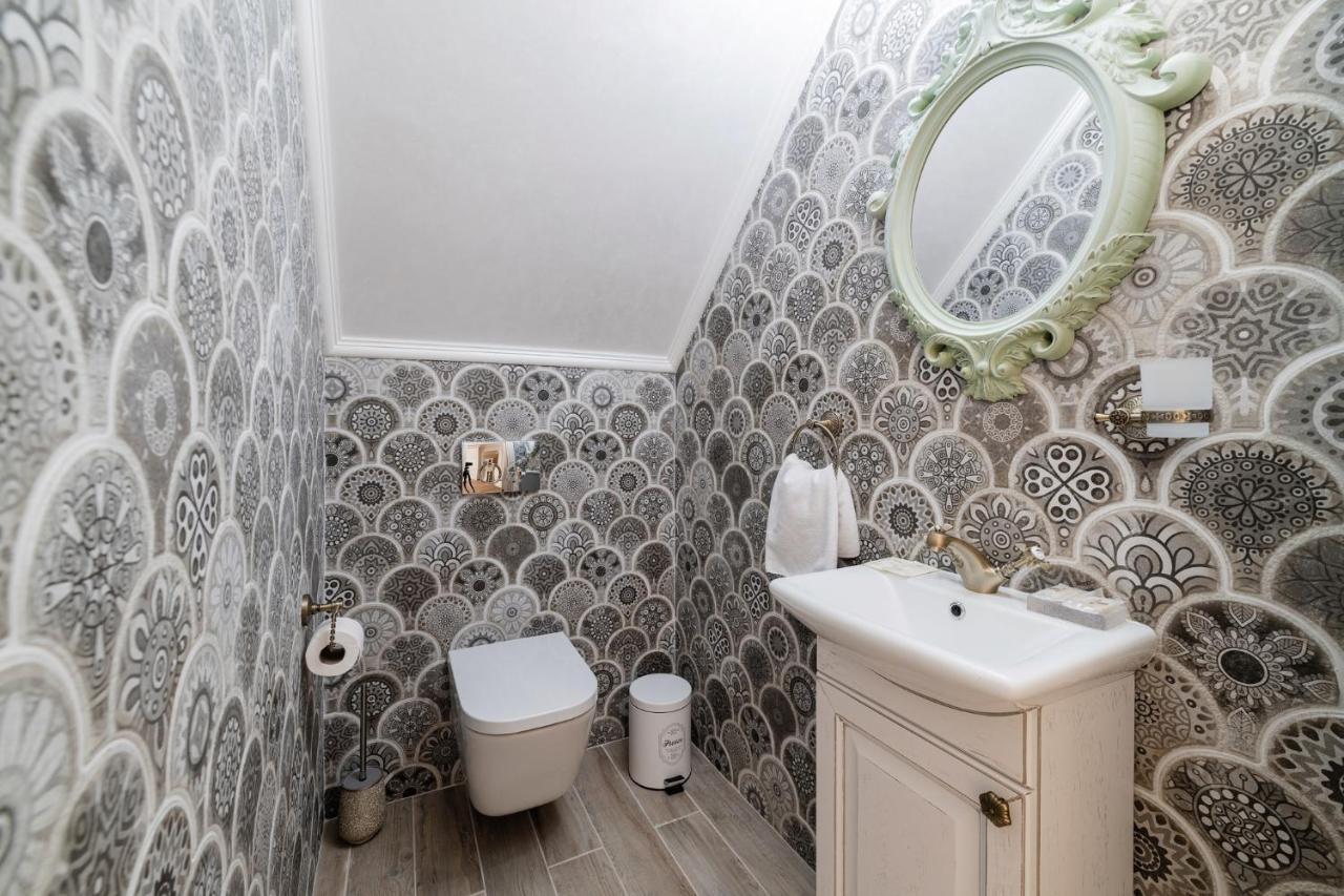 Vip Apartment On Duhnovicha Street .Free Parking. Użhorod Zewnętrze zdjęcie